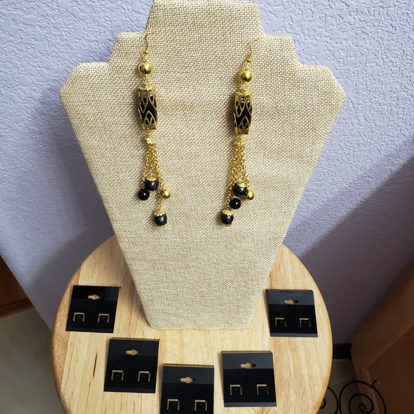 Jewelry Display/Selling Set w/ Earrings - Picture 2 of 5